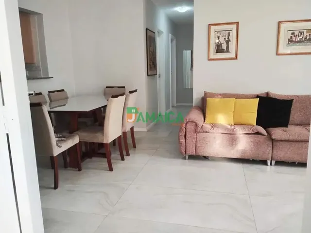 Casa 3 quartos e 1 banheiro, à venda, no bairro Santa Cândida em Curitiba