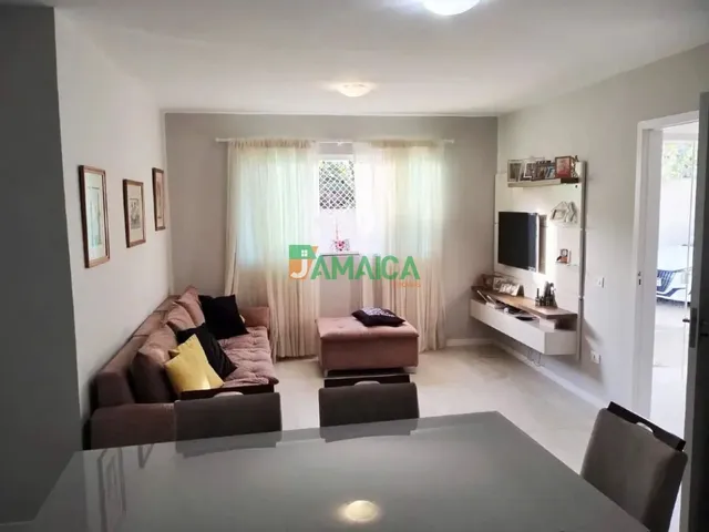 Casa 3 quartos e 1 banheiro, à venda, no bairro Santa Cândida em Curitiba