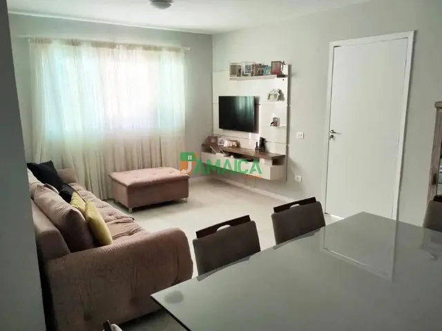 Casa 3 quartos e 1 banheiro, à venda, no bairro Santa Cândida em Curitiba