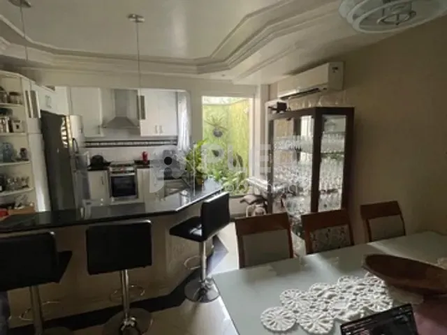 Casa com 174m² 3 quartos e 2 banheiros, à venda, no bairro Vila Mariza Mazzei em São Paulo
