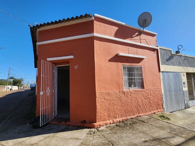 Casa com 98m² 2 quartos e 1 banheiro, à venda, no bairro Fragata em Pelotas