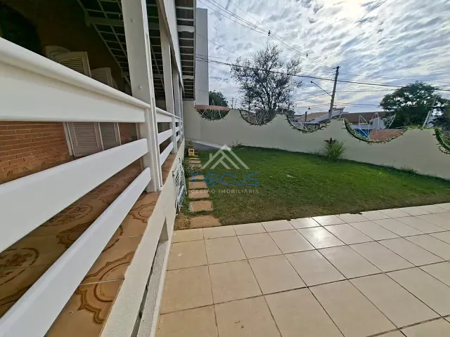 Casa 3 quartos e 2 banheiros, à venda ou para alugar, no bairro Jardim Planalto em Jundiaí