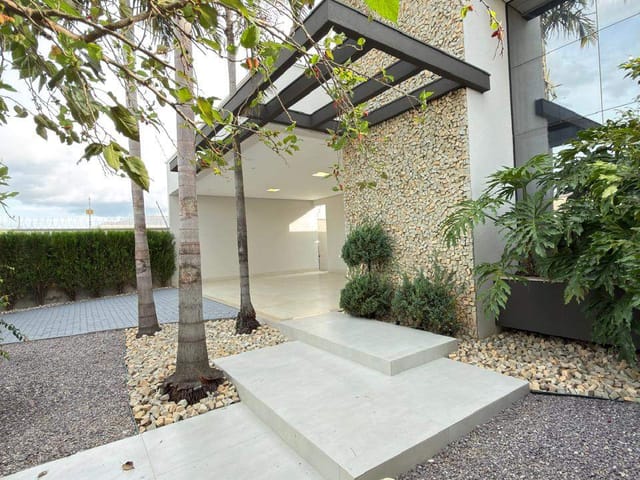 Casa com 365m² 3 quartos e 2 banheiros, à venda, no bairro Residencial Recanto Suíço em Sinop