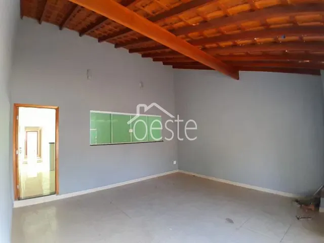 Casa com 140m² 2 quartos e 2 banheiros, para alugar, no bairro Jardim Vista Alegre em Santa Bárbara D'Oeste