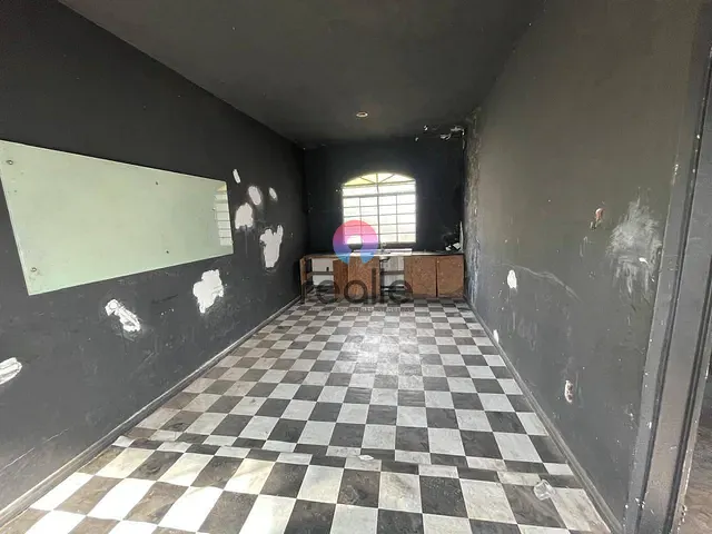 Casa 4 quartos e 2 banheiros, para alugar, no bairro Jardim Alvorada em Belo Horizonte