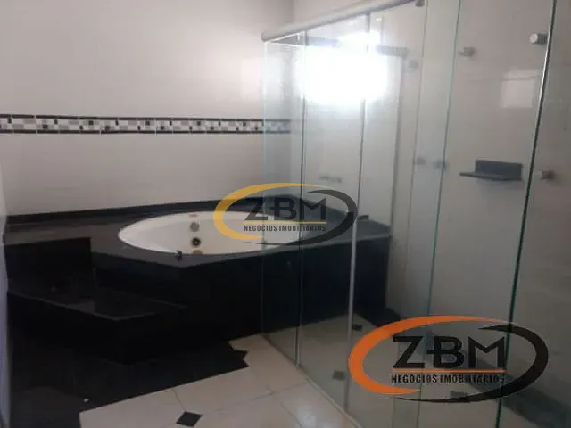 Casa com 506m² 4 quartos e 5 banheiros, para alugar, no bairro Terras de Santana II em Londrina