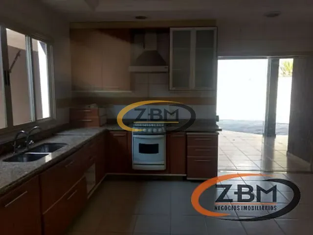 Casa com 506m² 4 quartos e 5 banheiros, para alugar, no bairro Terras de Santana II em Londrina