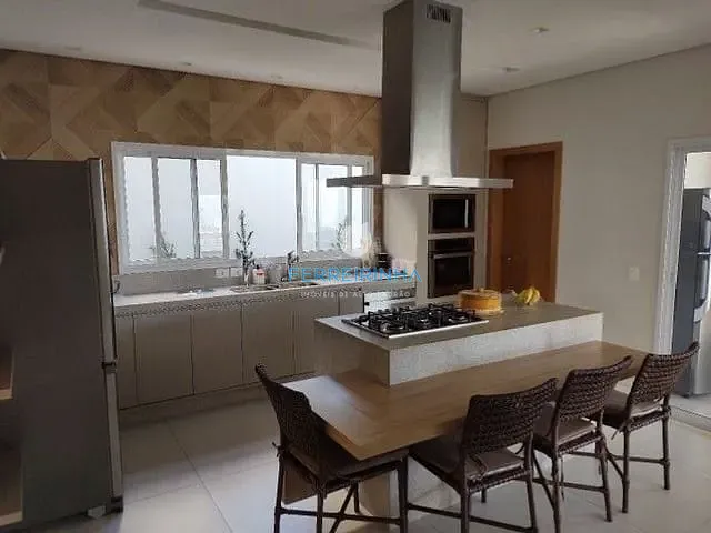 Casa com 452m² 3 quartos e 6 banheiros, à venda, no bairro Condomínio Residencial Monte Carlo em São José dos Campos