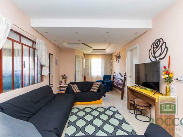 Casa 3 quartos e 2 banheiros, à venda, no bairro XAXIM em Curitiba