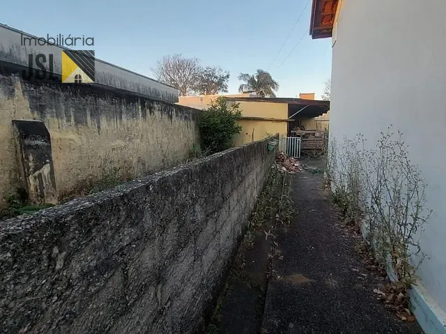 Casa com 1200m² 5 quartos e 2 banheiros, para alugar, no bairro Vila Resende em Caçapava
