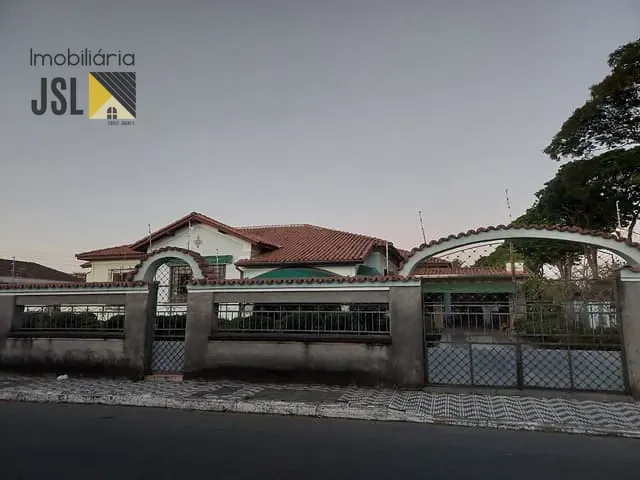 Casa com 1200m² 5 quartos e 2 banheiros, para alugar, no bairro Vila Resende em Caçapava