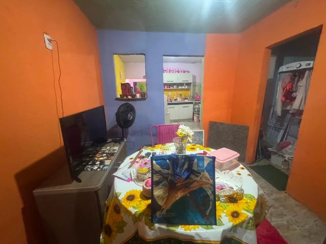 Casa com 300m² 2 quartos e 1 banheiro, à venda, no bairro Barragem em Pelotas