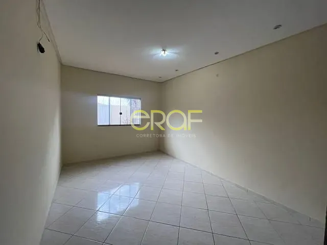 Casa com 300m² 2 quartos e 2 banheiros, à venda, no bairro Jardim Califórnia em Formosa