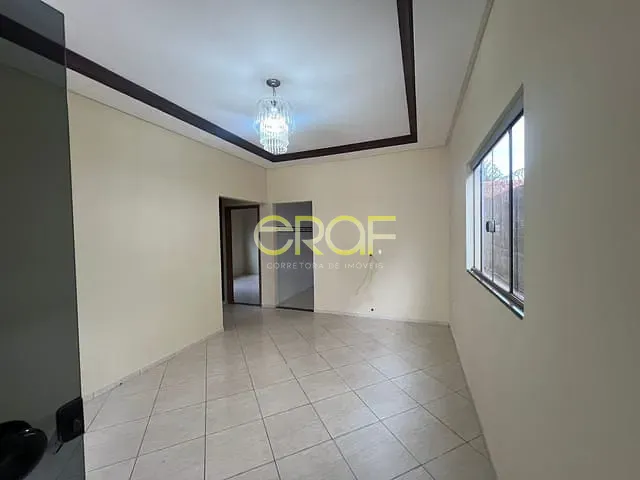 Casa com 300m² 2 quartos e 2 banheiros, à venda, no bairro Jardim Califórnia em Formosa