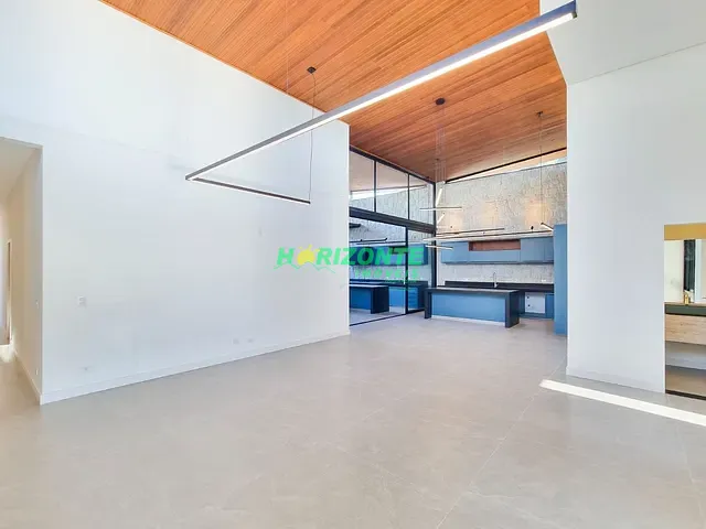 Casa com 620m² 4 quartos e 2 banheiros, à venda, no bairro Jardim do Golfe em São José dos Campos