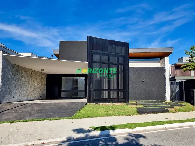 Casa com 620m² 4 quartos e 2 banheiros, à venda, no bairro Jardim do Golfe em São José dos Campos