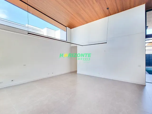 Casa com 620m² 4 quartos e 2 banheiros, à venda, no bairro Jardim do Golfe em São José dos Campos