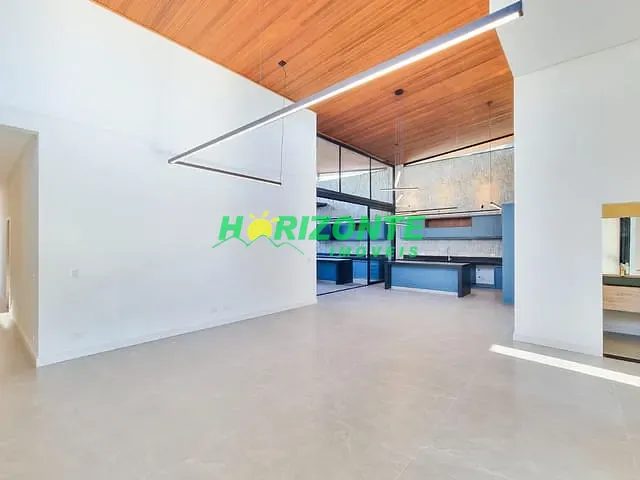 Casa com 620m² 4 quartos e 2 banheiros, à venda, no bairro Jardim do Golfe em São José dos Campos