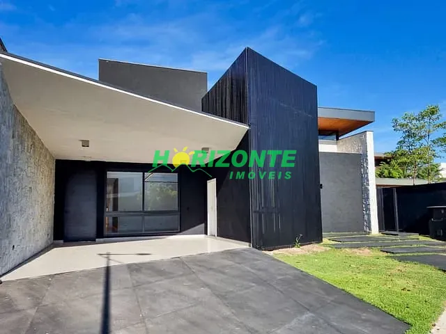 Casa com 620m² 4 quartos e 2 banheiros, à venda, no bairro Jardim do Golfe em São José dos Campos