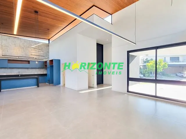 Casa com 620m² 4 quartos e 2 banheiros, à venda, no bairro Jardim do Golfe em São José dos Campos