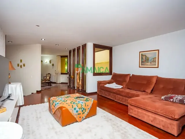 Casa 5 quartos e 11 banheiros, à venda, no bairro Rebouças em Curitiba