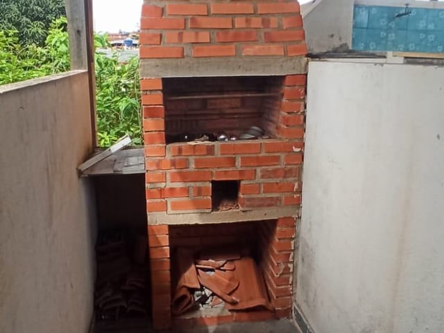 Casa com 385m² 3 quartos e 2 banheiros, à venda, no bairro João Pinheiro em Belo Horizonte