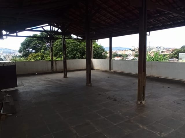 Casa com 385m² 3 quartos e 2 banheiros, à venda, no bairro João Pinheiro em Belo Horizonte