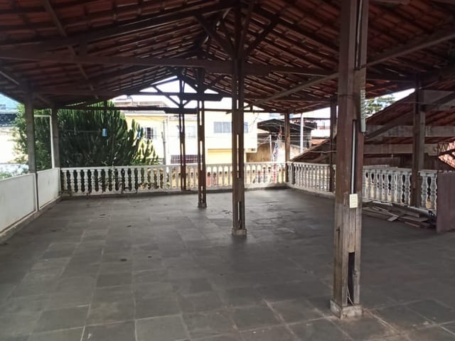 Casa com 385m² 3 quartos e 2 banheiros, à venda, no bairro João Pinheiro em Belo Horizonte