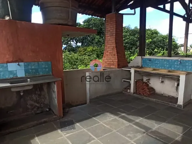 Casa com 385m² 3 quartos e 2 banheiros, à venda, no bairro João Pinheiro em Belo Horizonte