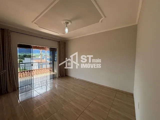 Casa com 210m² 4 quartos e 2 banheiros, à venda, no bairro Jardim Mirante em Andradas