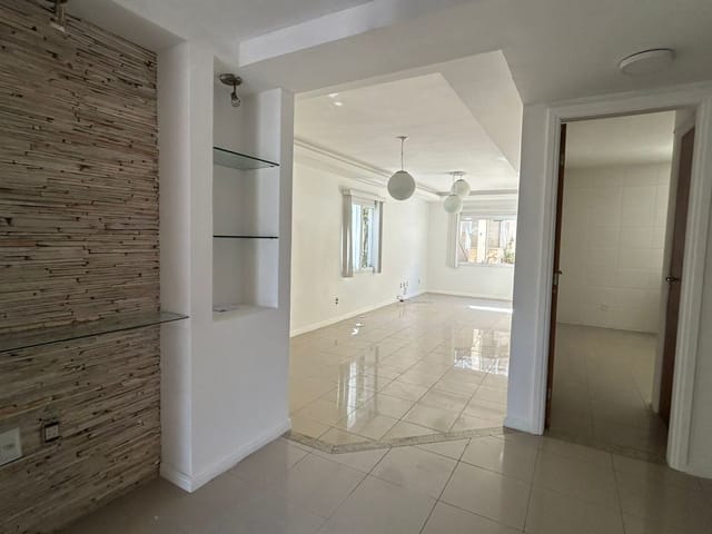 Foto do Casa - Casa para locação com 4 qrts em Itaipu com piscina e churrasqueira | SelfSpin