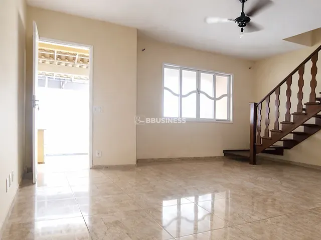Casa 2 quartos e 3 banheiros, à venda, no bairro Jardim Mariléa em Rio das Ostras