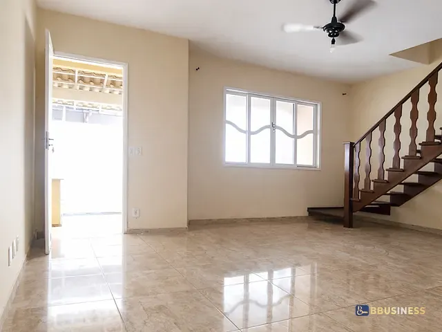 Casa 2 quartos e 3 banheiros, à venda, no bairro Jardim Mariléa em Rio das Ostras