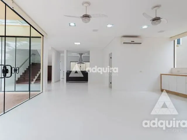 Casa com 550m² 4 quartos e 5 banheiros, à venda, no bairro Orfãs em Ponta Grossa