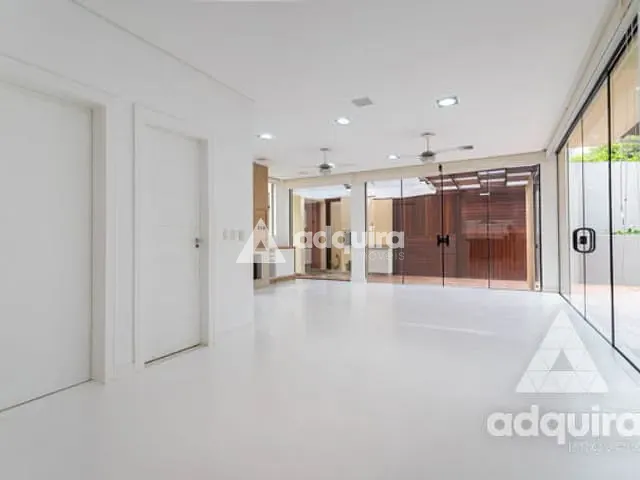 Casa com 550m² 4 quartos e 5 banheiros, à venda, no bairro Orfãs em Ponta Grossa