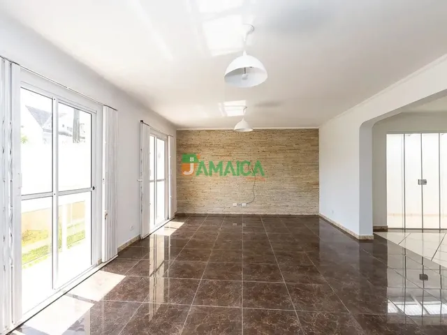 Casa 3 quartos e 3 banheiros, à venda, no bairro Jardim das Américas em Curitiba