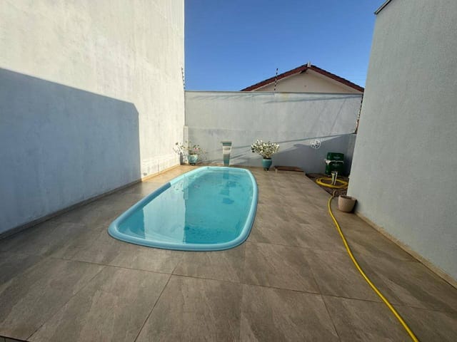Casa com 240m² 2 quartos e 1 banheiro, à venda, no bairro Menino Jesus II em Sinop