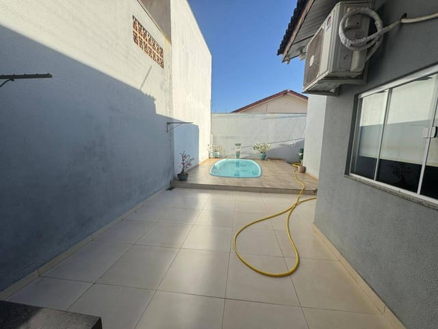 Casa com 240m² 2 quartos e 1 banheiro, à venda, no bairro Menino Jesus II em Sinop