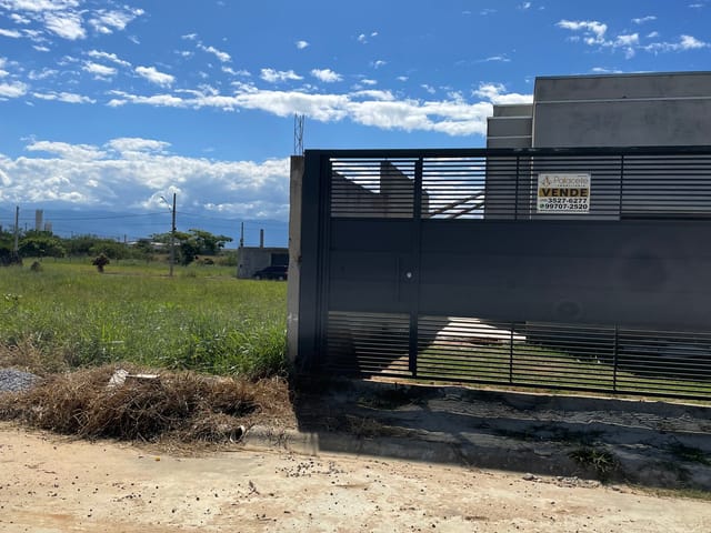 Casa com 175m² 2 quartos e 2 banheiros, à venda, no bairro Veredas em Pindamonhangaba
