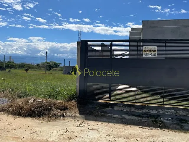 Casa com 175m² 2 quartos e 2 banheiros, à venda, no bairro Veredas em Pindamonhangaba