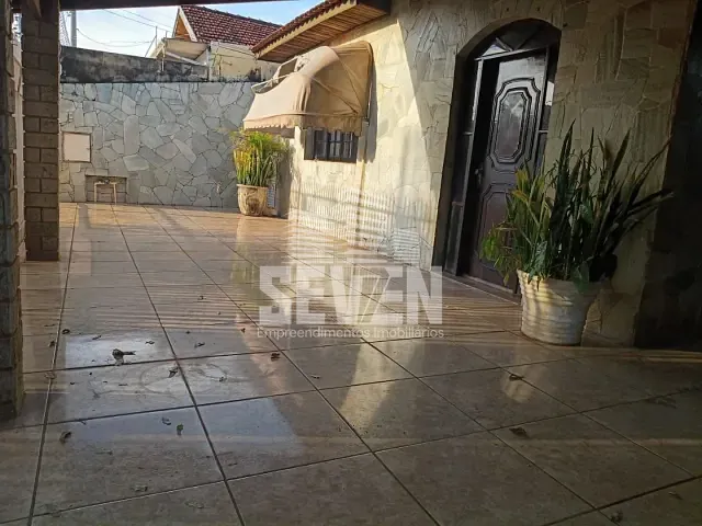 Casa com 252m² 2 quartos e 3 banheiros, à venda, no bairro Jardim Terra Branca em Bauru