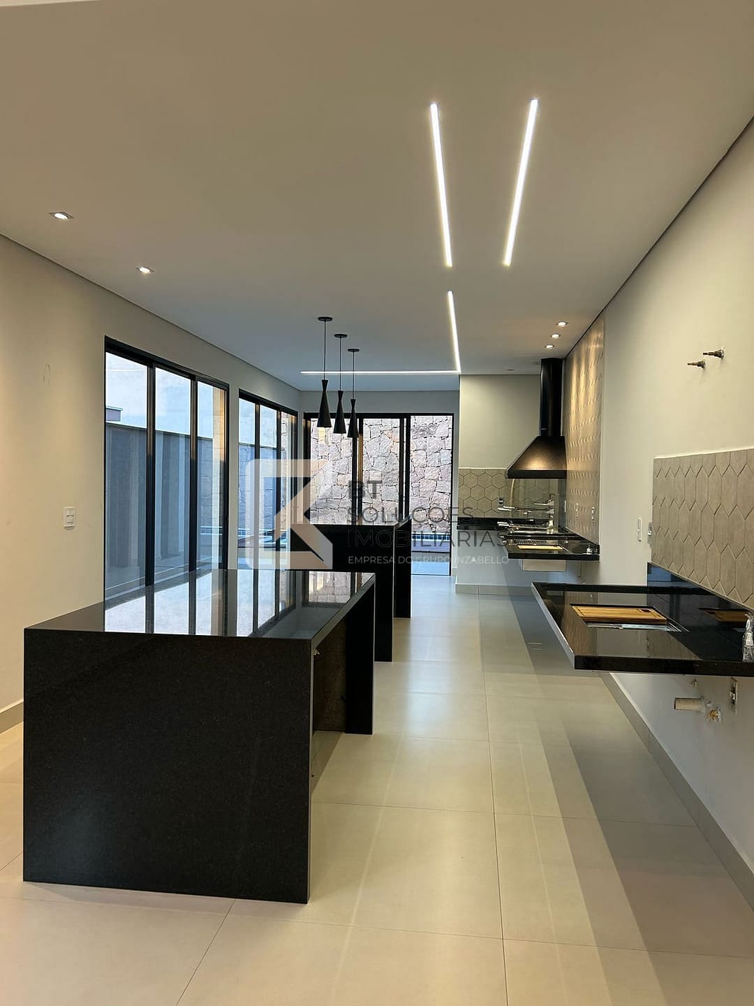 Casa, 3 quartos, 226 m² - Foto 1