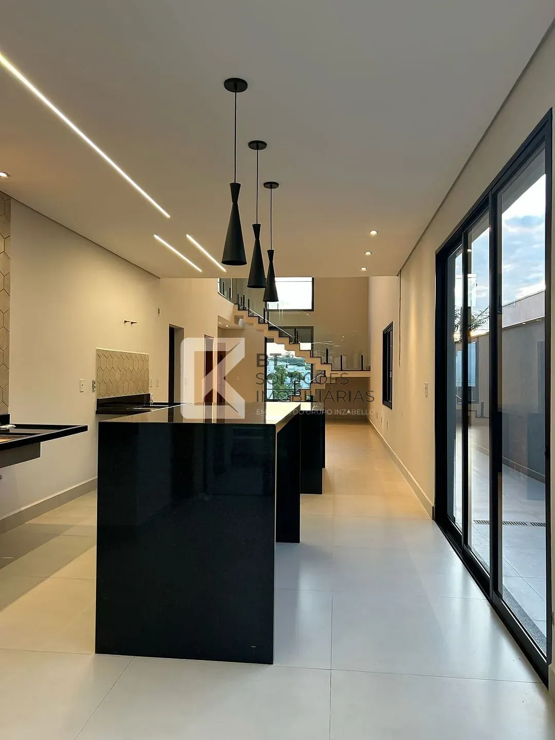 Casa, 3 quartos, 226 m² - Foto 1