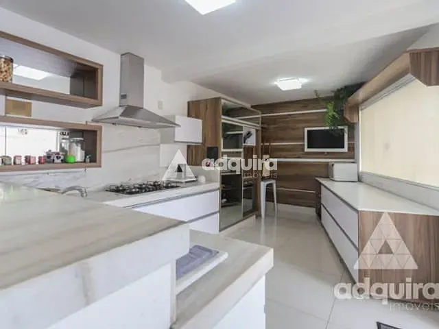 Sobrado com 350m² 3 quartos e 3 banheiros, para alugar, no bairro Centro em Ponta Grossa