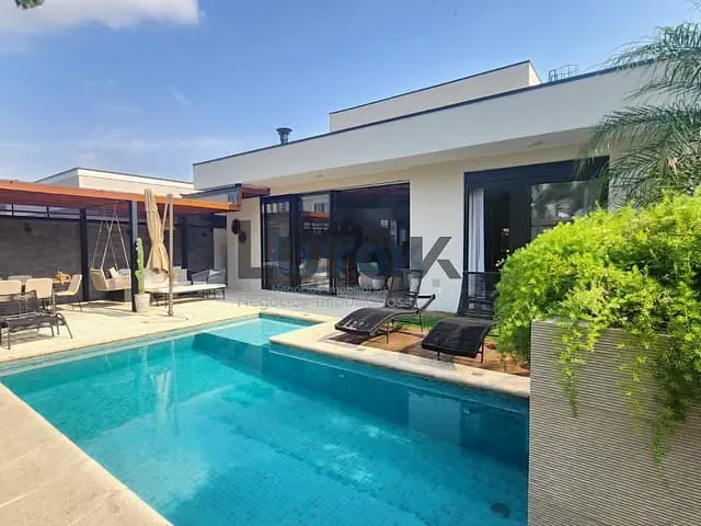 Casa com 480m² 3 quartos e 5 banheiros, à venda, no bairro Joapiranga em Valinhos