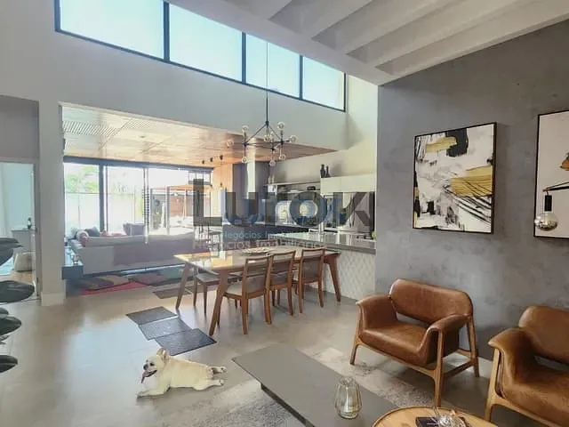 Casa com 480m² 3 quartos e 5 banheiros, à venda, no bairro Joapiranga em Valinhos