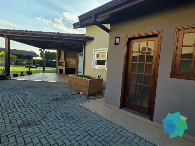 Casa com 1010m² 4 quartos e 5 banheiros, à venda, no bairro Terras de Mont Serrat em Salto