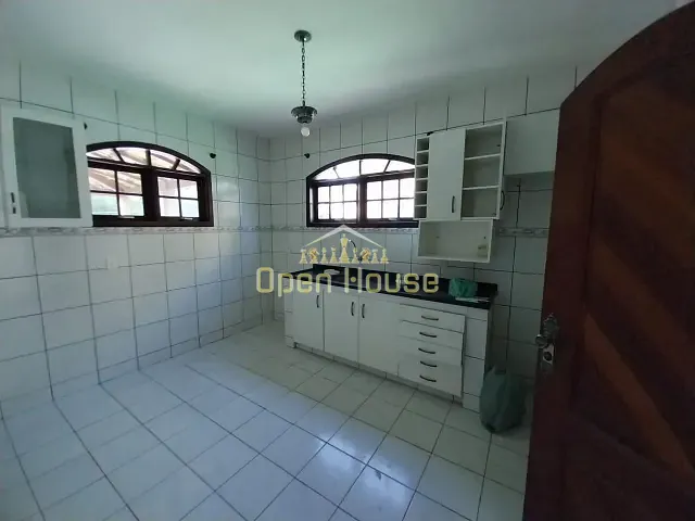 Casa com 408m² 3 quartos e 3 banheiros, à venda, no bairro Oficinas Velhas em Barra do Piraí