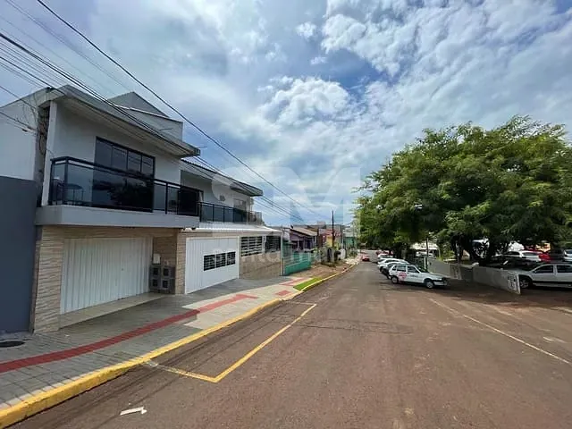 Casa com 390m² 6 quartos e 4 banheiros, à venda, no bairro Presidente Médici em Chapecó