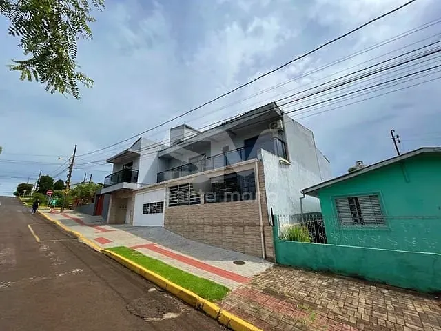 Casa com 390m² 6 quartos e 4 banheiros, à venda, no bairro Presidente Médici em Chapecó